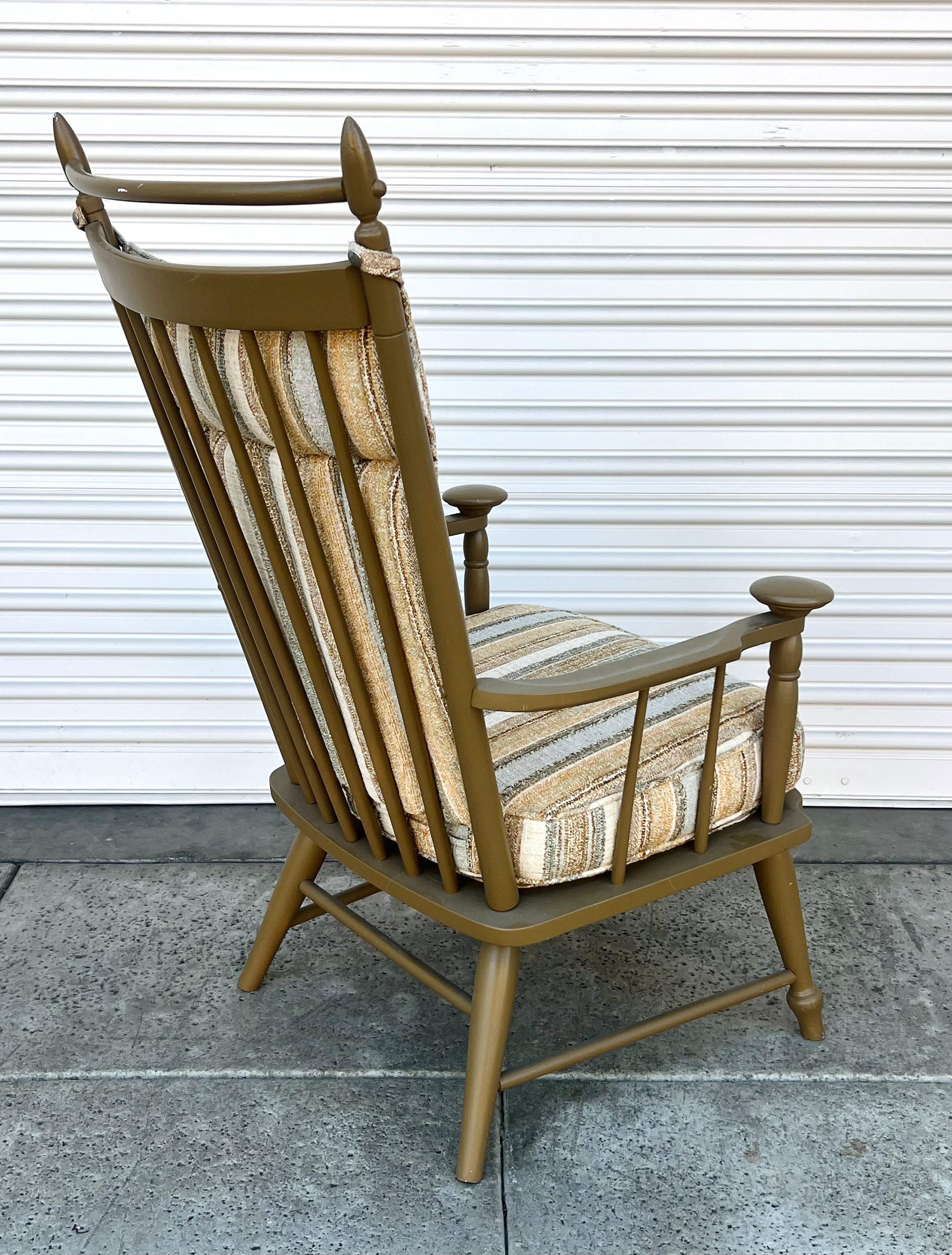 1970s Windsor Neutral Painted Chair (Vintage)