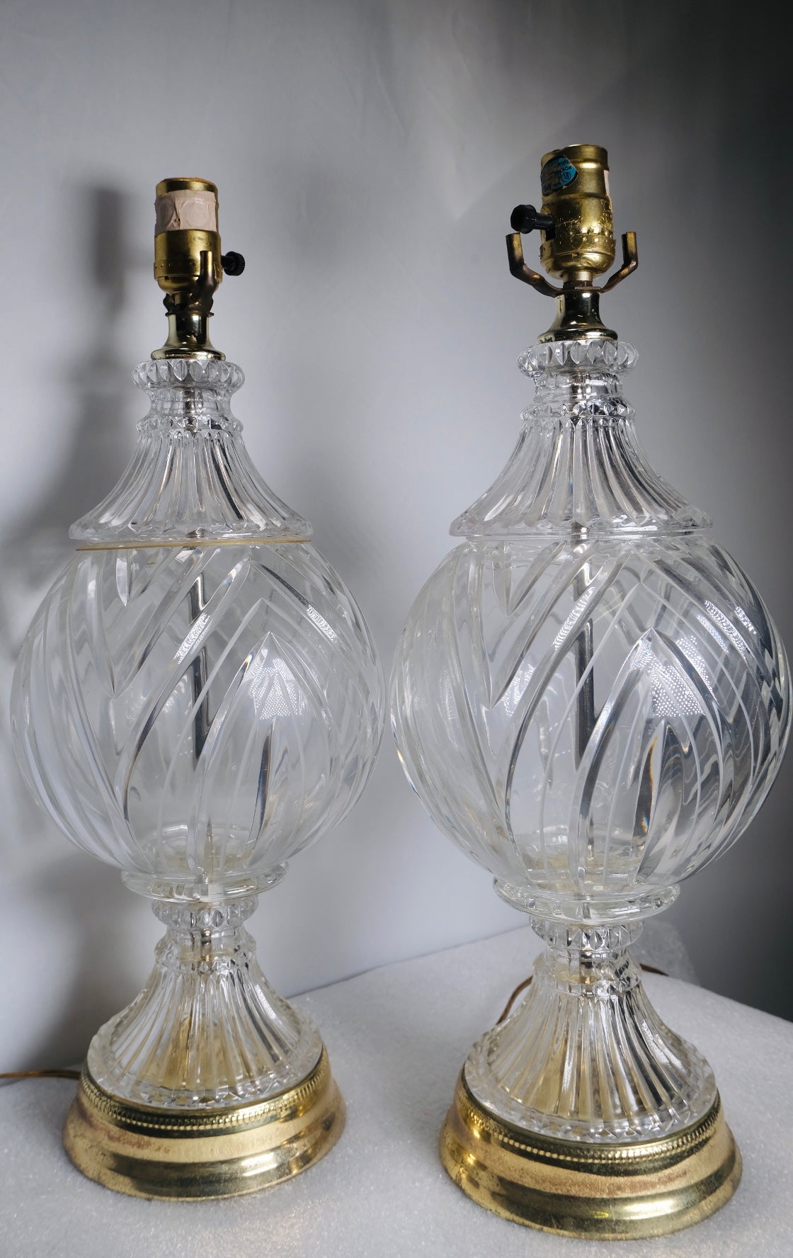 “Hollywood Regency” Crystal Ball And Brass Lamps (Pair/Vintage)