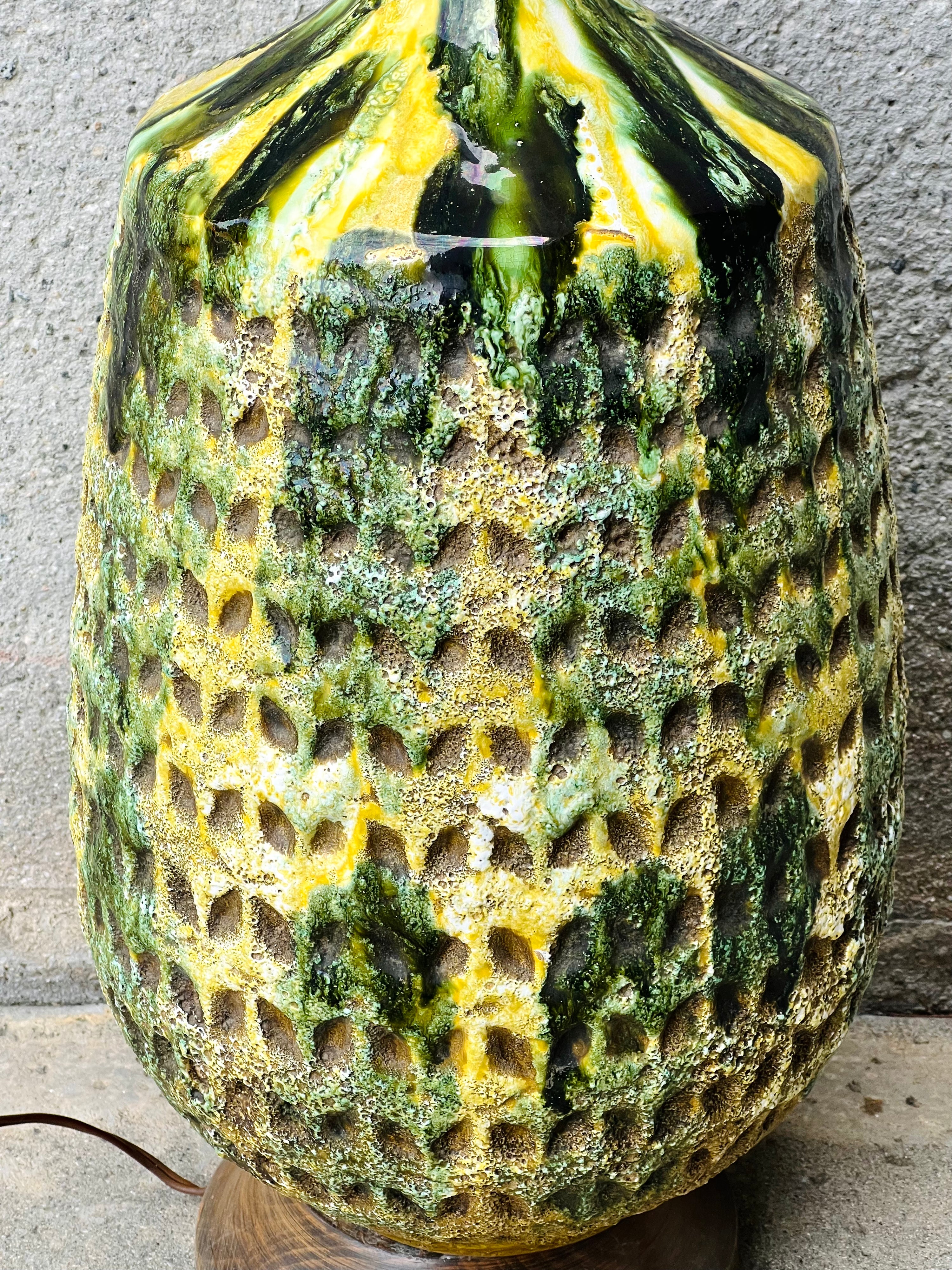Original Mid-Century Ceramic Green and Yellow Pineapple Style Lamp (Vintage)