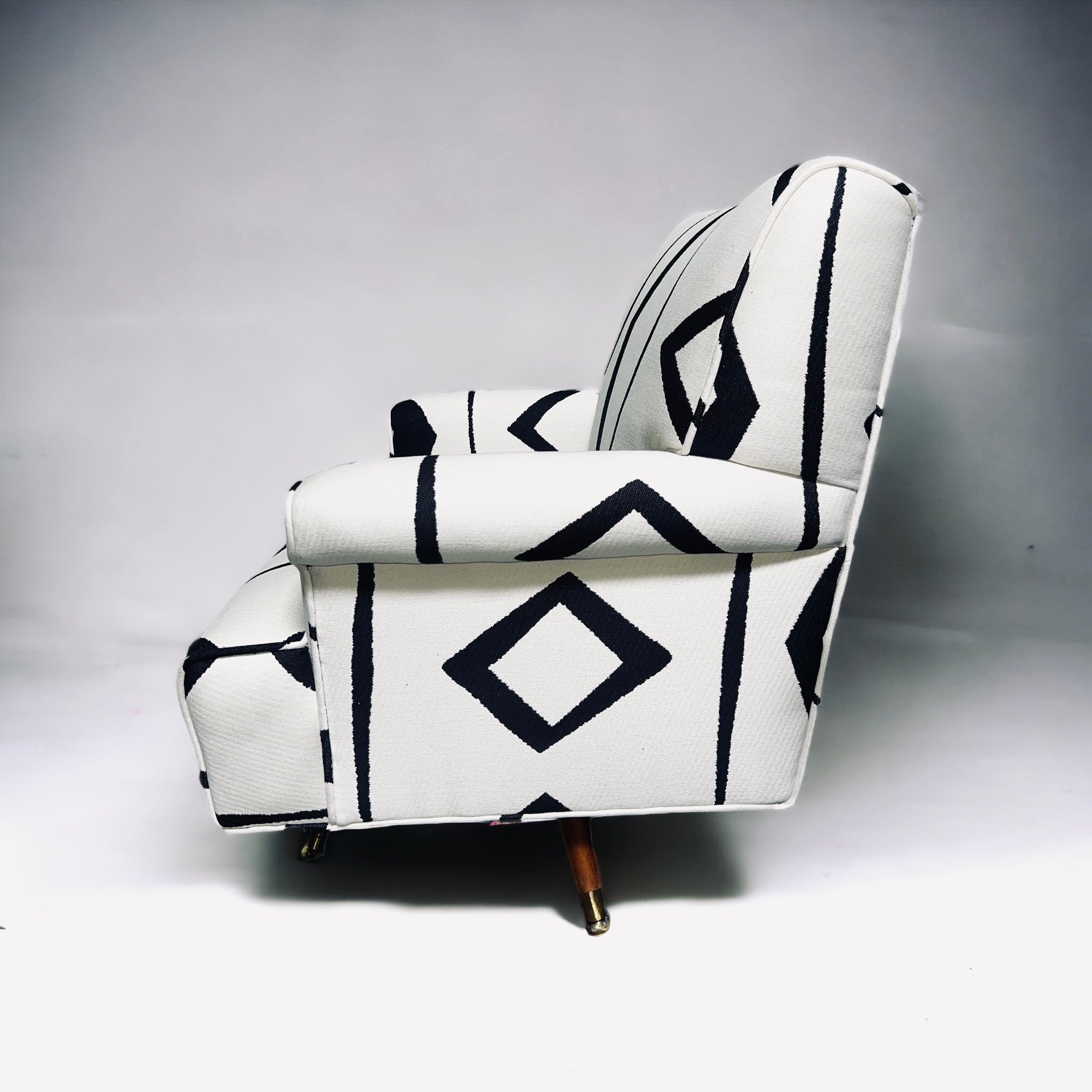 1950s Black and White Tribal Swivel Club Chair (Vintage)